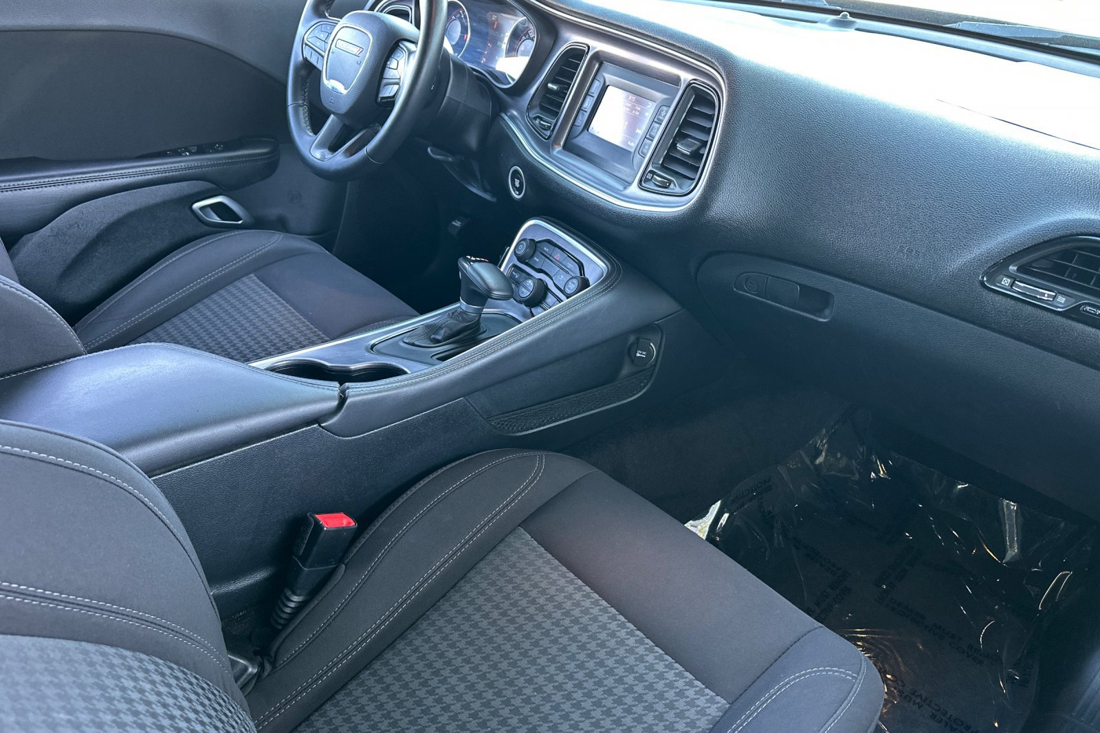 Used 2017 Dodge Challenger R/T RWD image 15