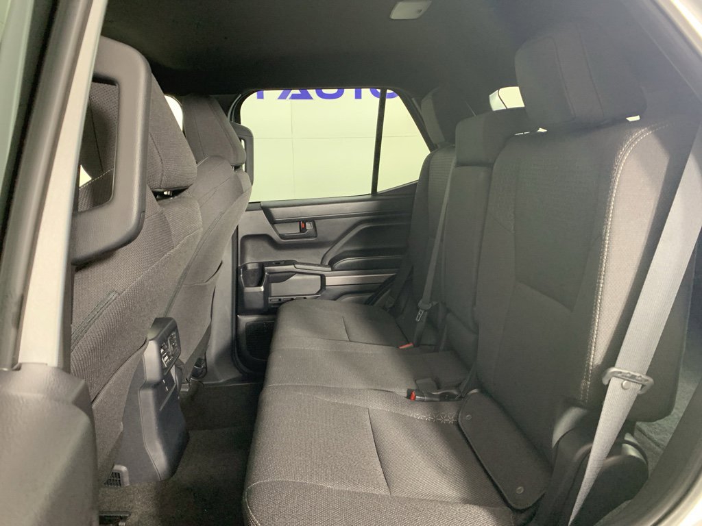 Used 2025 Toyota 4Runner SR5 image 32