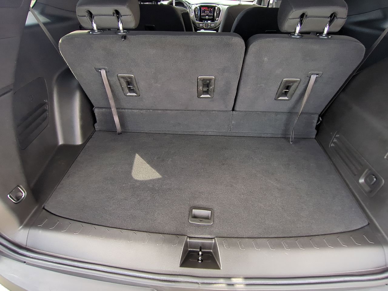 Used 2023 Chevrolet Traverse LT FWD image 24