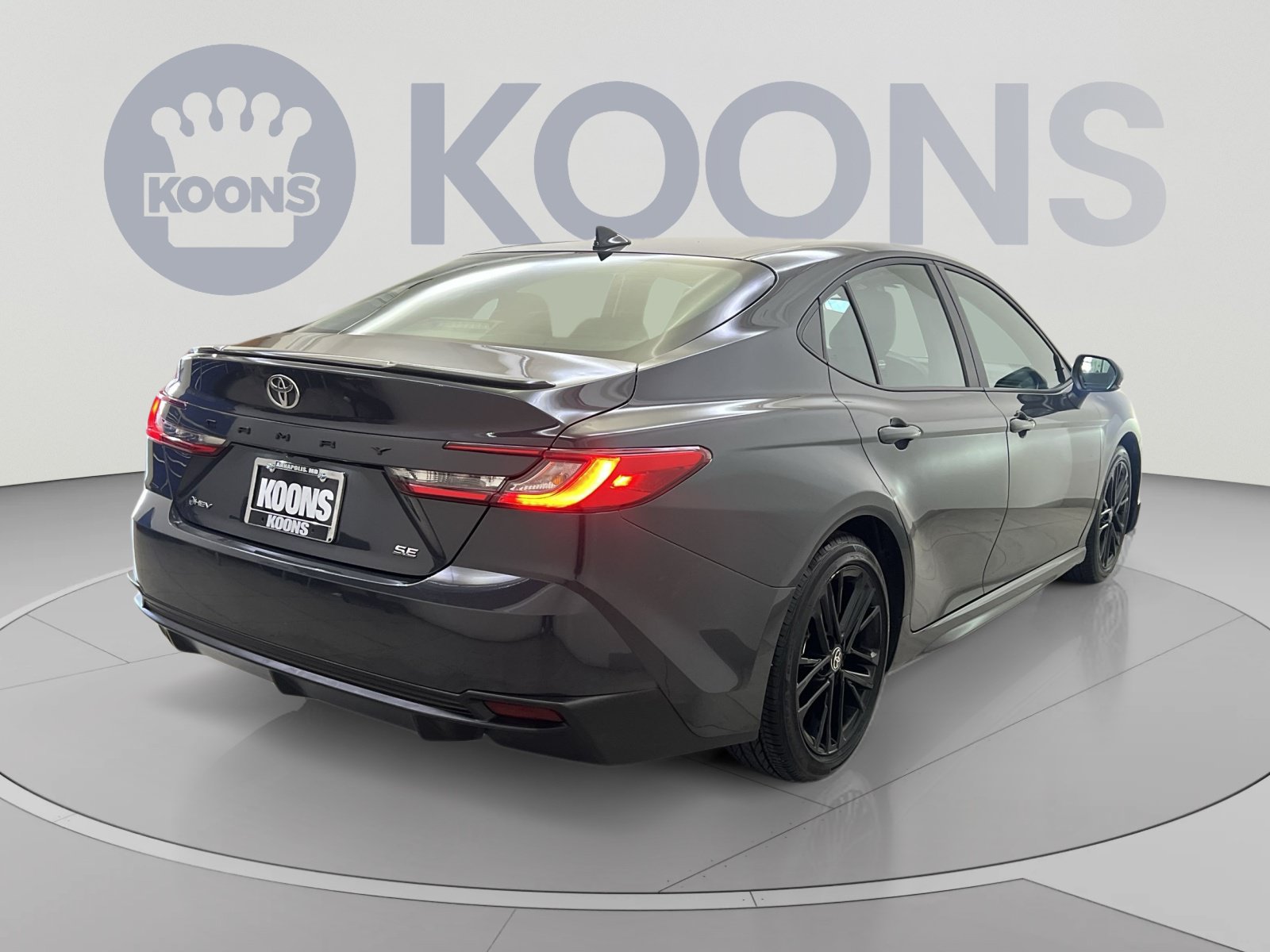 Used 2025 Toyota Camry SE FWD image 8