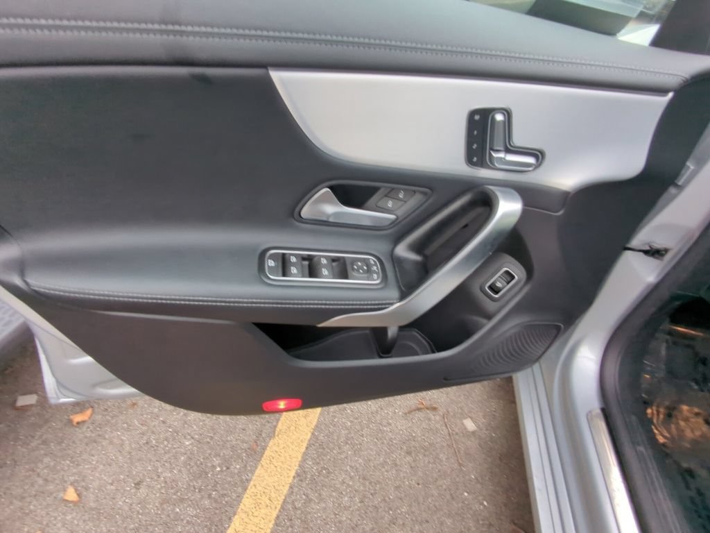 Used 2025 Mercedes-Benz CLA 250 4MATIC image 8