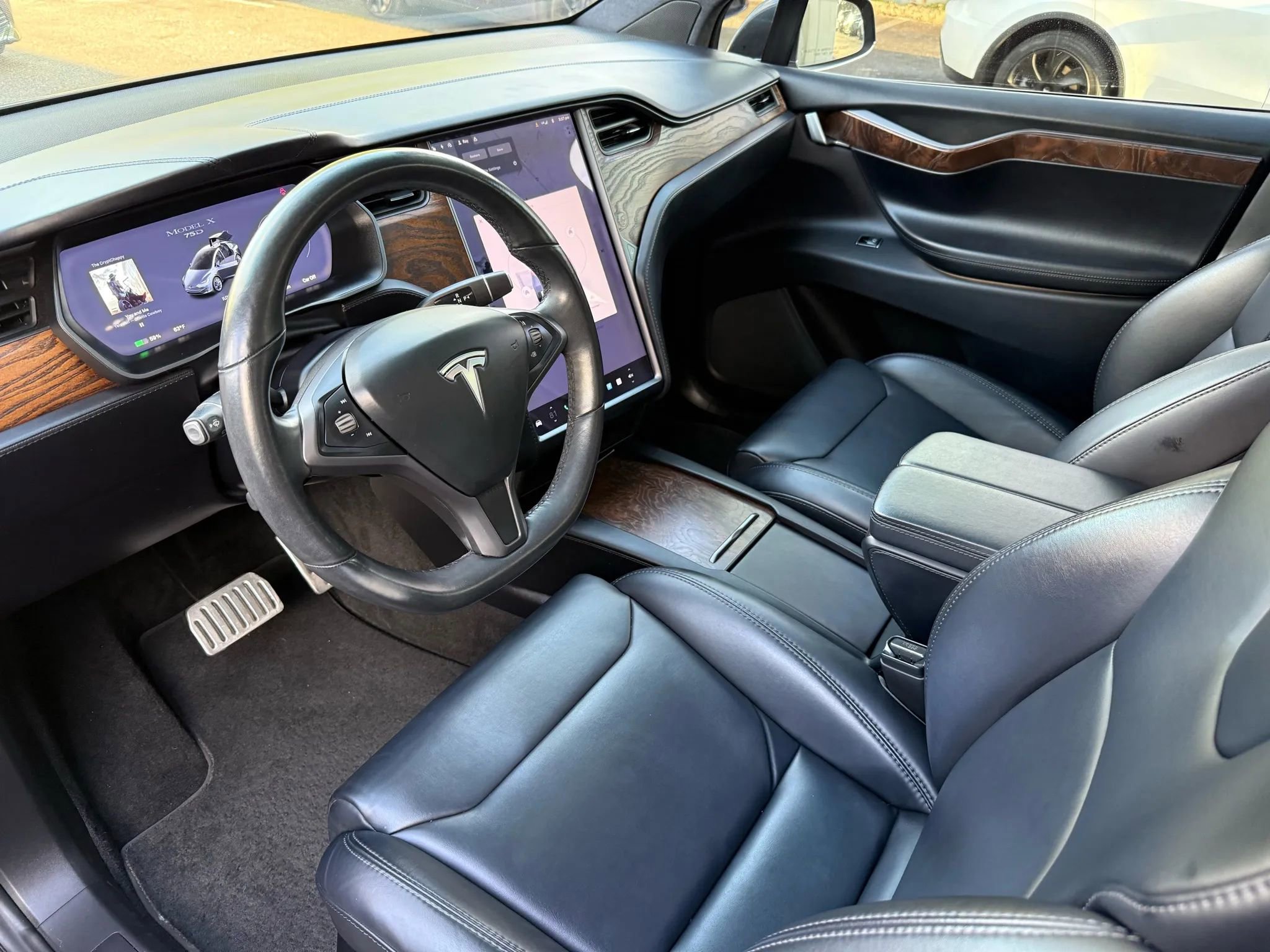 Used 2018 Tesla Model X 75D image 21