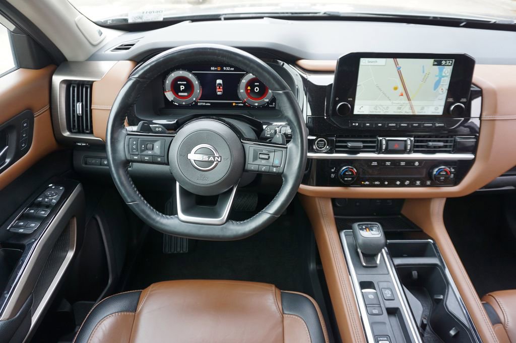 Used 2023 Nissan Pathfinder Platinum image 6