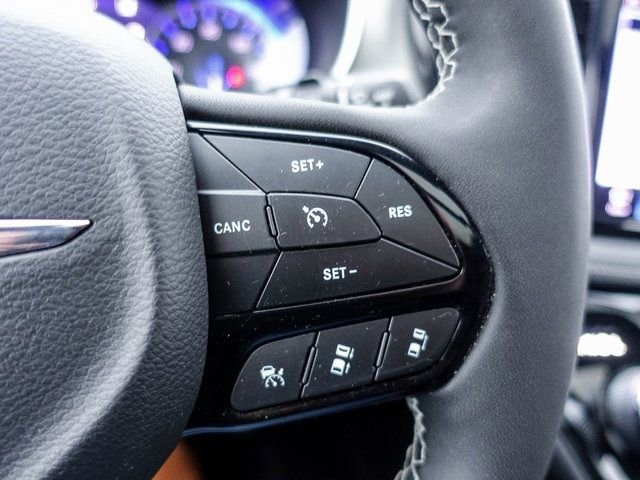 Used 2023 Chrysler Pacifica Limited w/ S Appearance Package image 29