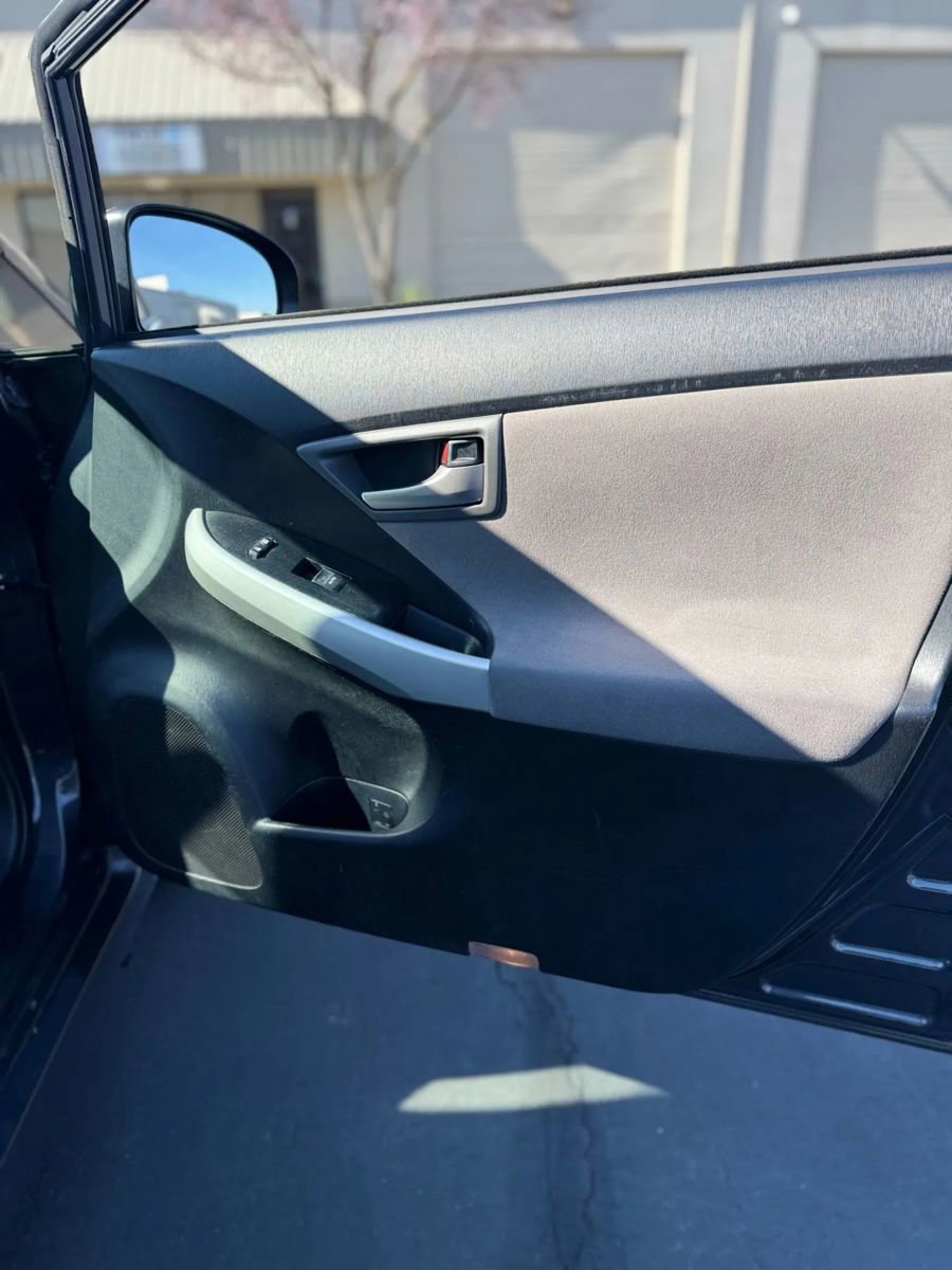 Used 2014 Toyota Prius Two image 10