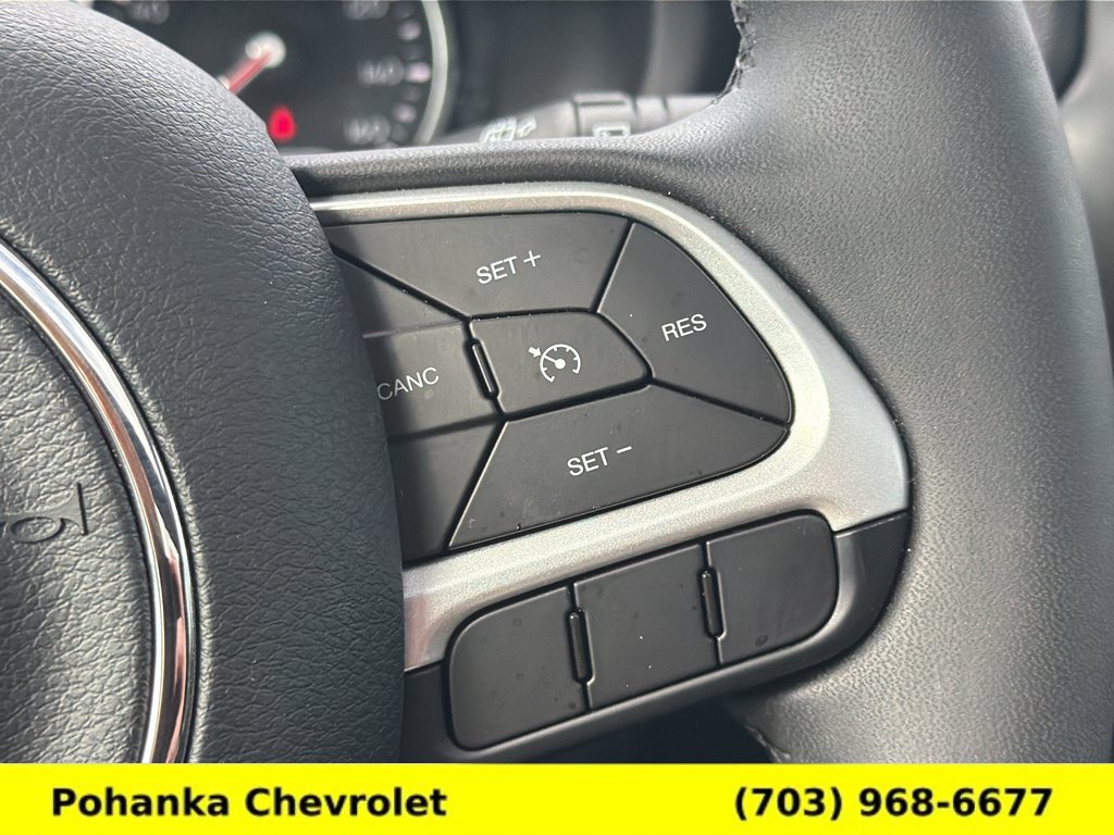 Used 2023 Jeep Renegade Altitude w/ Sun/Sound Group AWD/4WD image 13