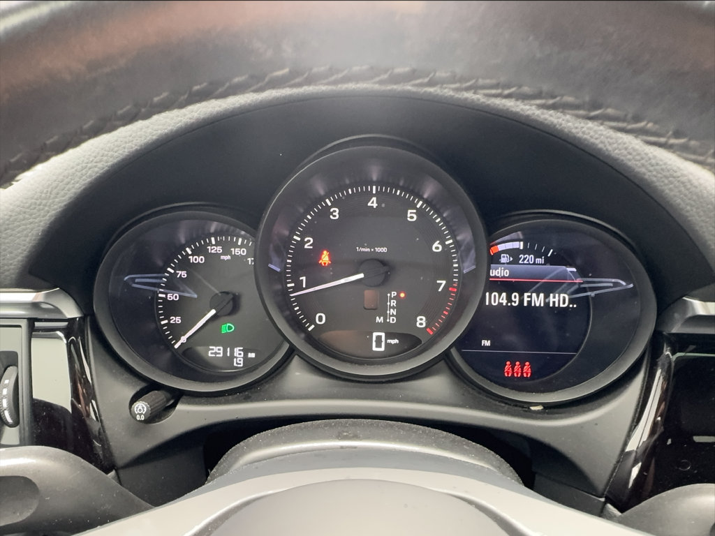 Used 2022 Porsche Macan AWD/4WD image 42
