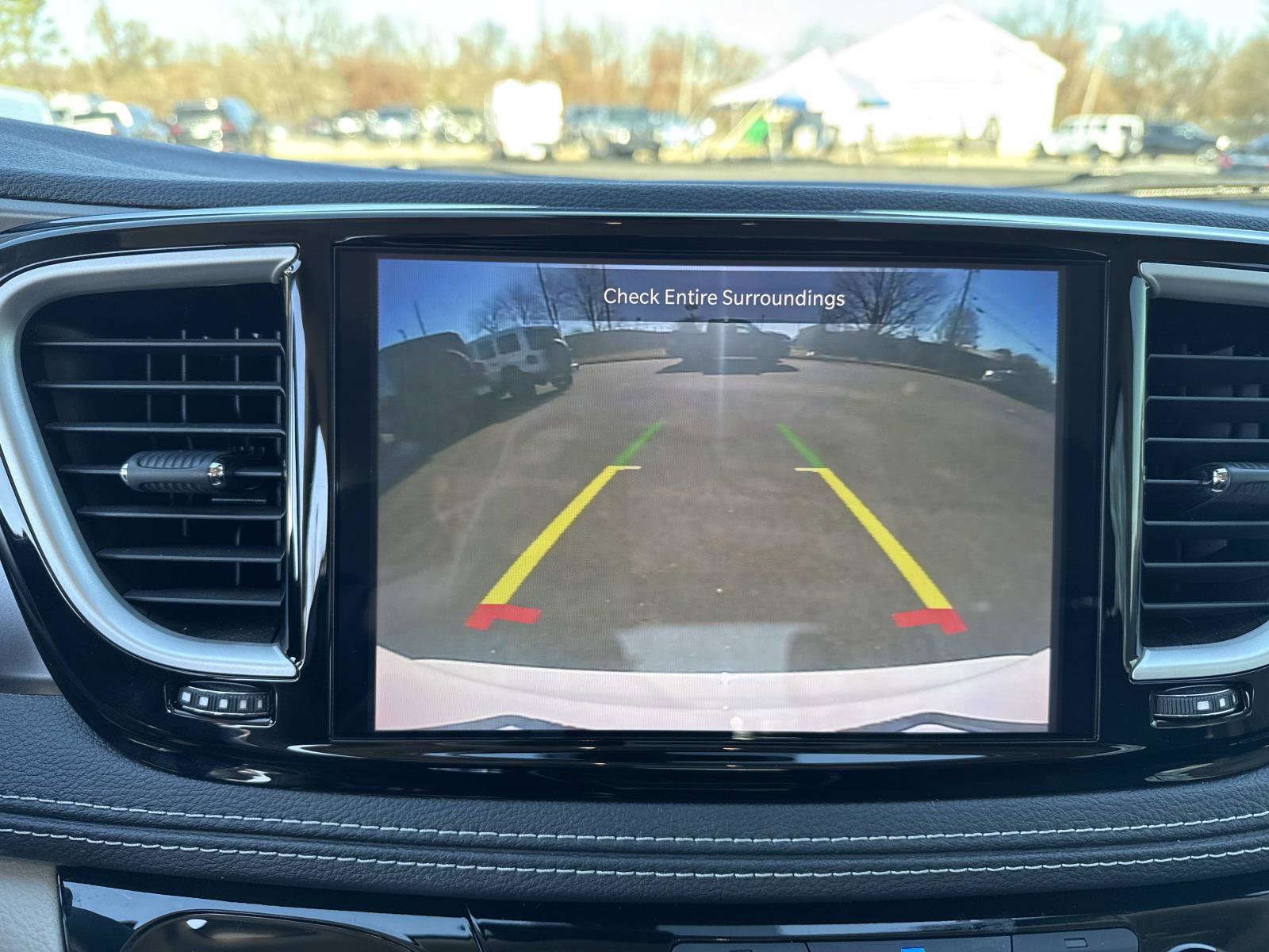 Certified 2022 Chrysler Pacifica Touring-L image 25