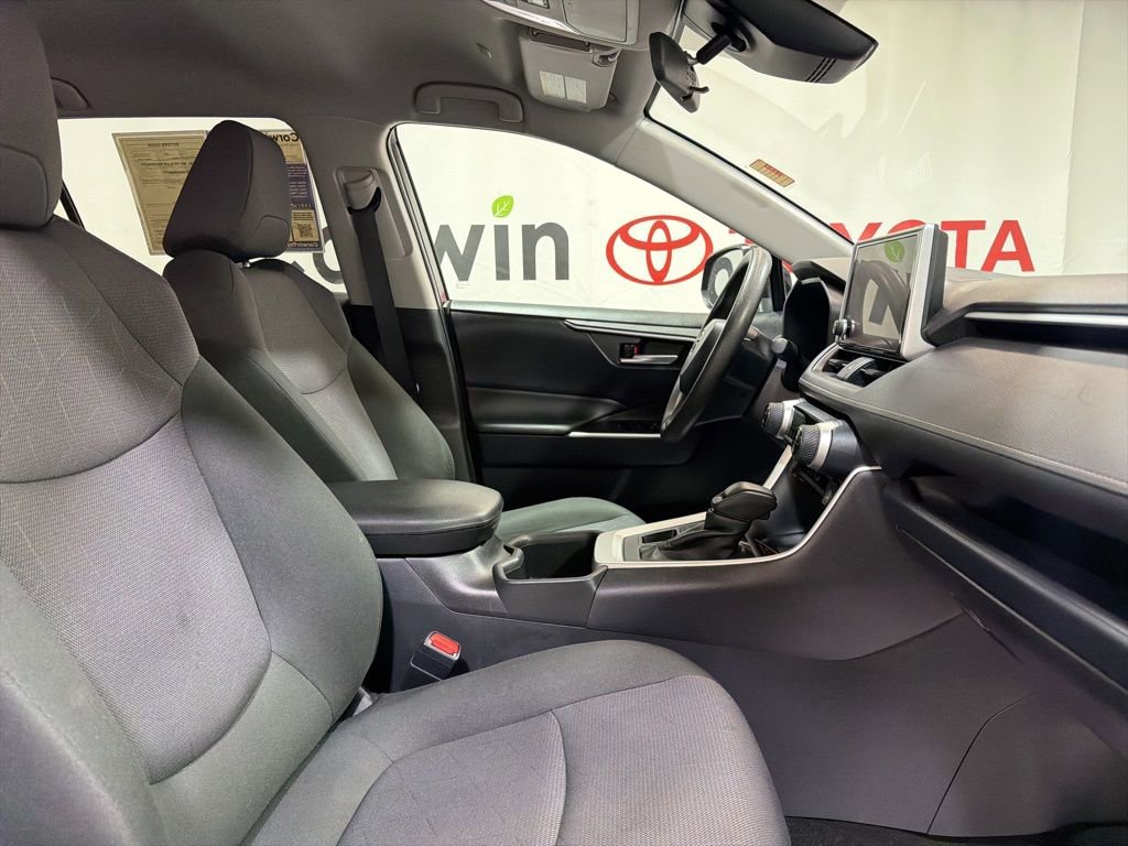 Used 2025 Toyota RAV4 XLE image 10