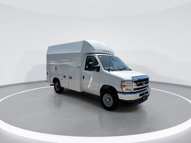 New 2026 Ford E-350 and Econoline 350 Super Duty w/ Power Equipment Group RWD image 2