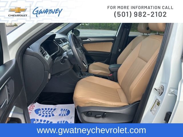 Used 2023 Volkswagen Tiguan SE w/ Panoramic Sunroof Package image 20