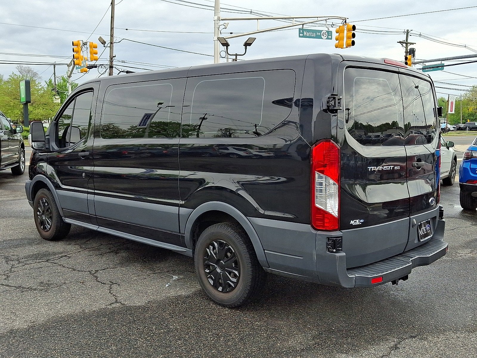 Used 2018 Ford Transit 150 XL RWD image 4
