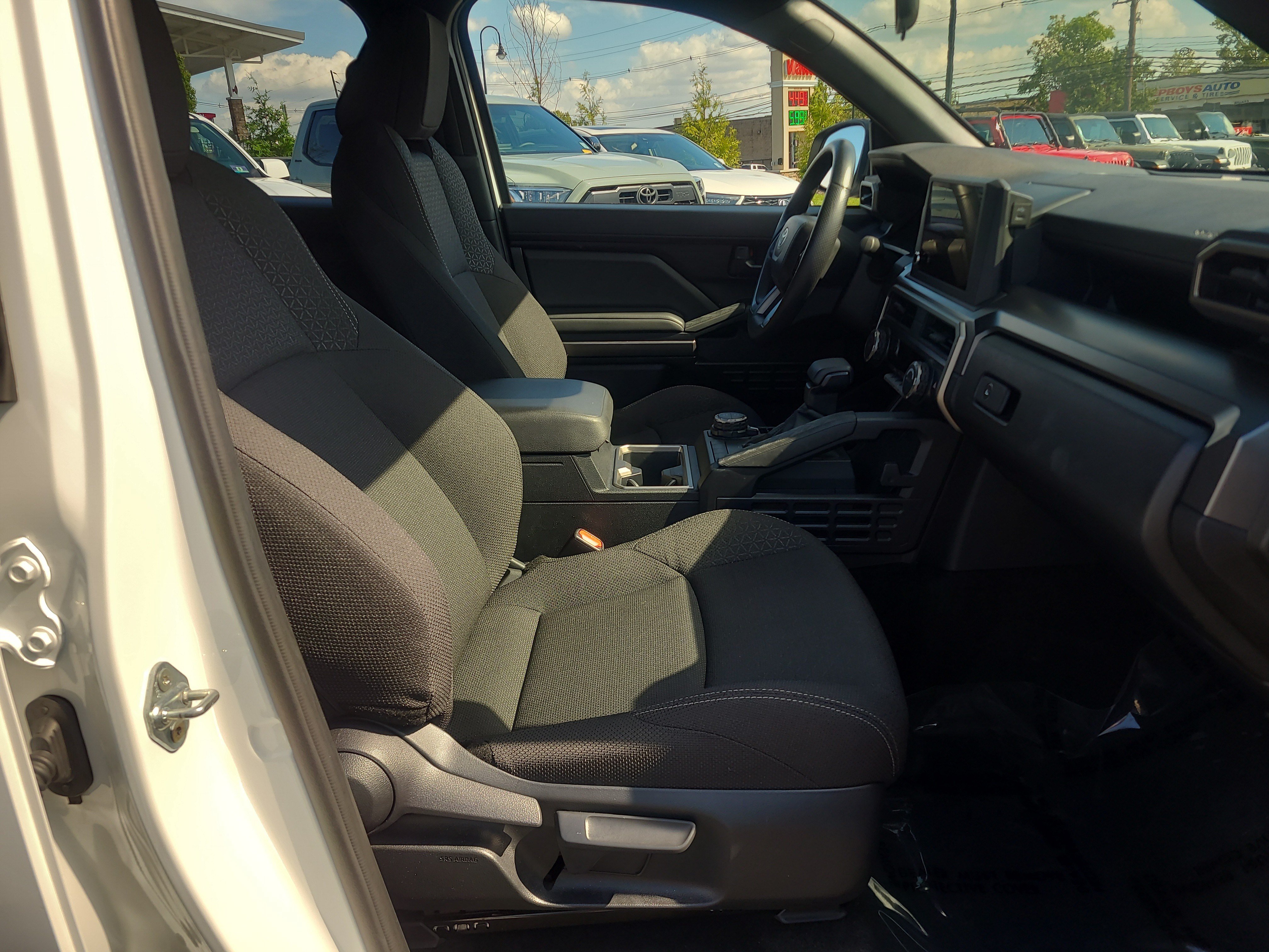 Certified 2025 Toyota 4Runner SR5 AWD/4WD image 17