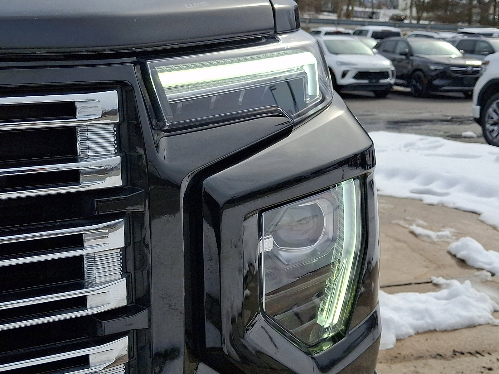 Used 2023 GMC Canyon Denali w/ Denali Black Edition image 9