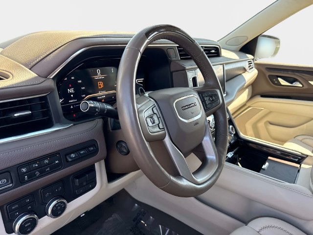 Used 2023 GMC Yukon XL Denali w/ Advanced Technology Package AWD/4WD image 22