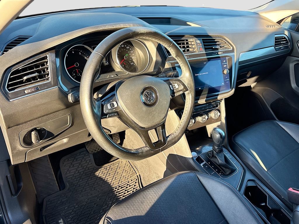 Used 2018 Volkswagen Tiguan SE w/ Front Fog Lights Package image 9