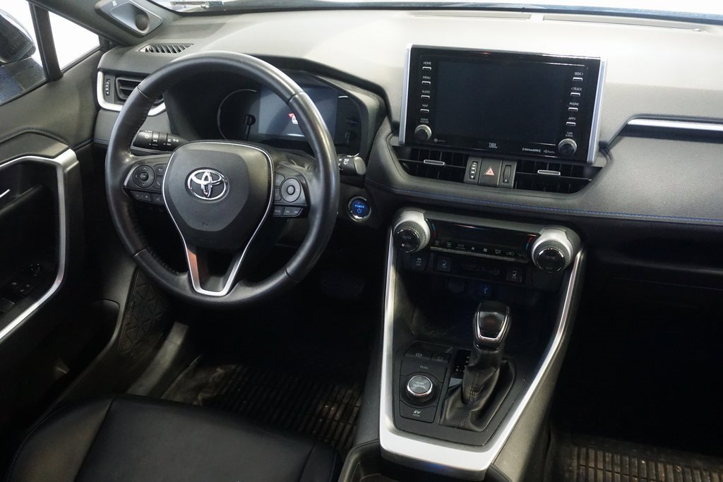 Used 2020 Toyota RAV4 XSE w/ XSE Grade Weather Package image 28