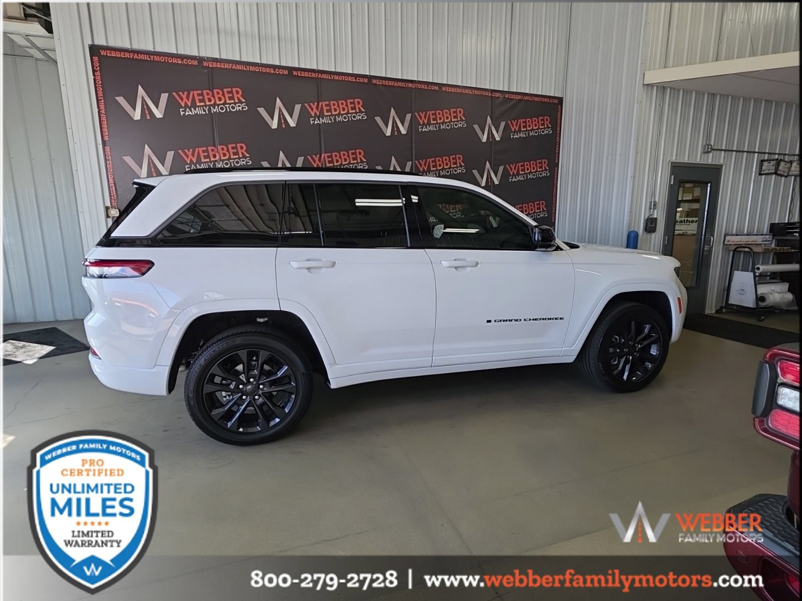 New 2026 Jeep Grand Cherokee Limited AWD/4WD image 3