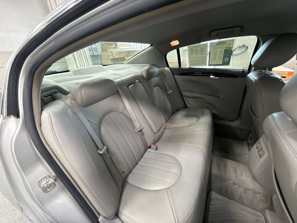 Used 2011 Buick Lucerne CXL FWD image 35