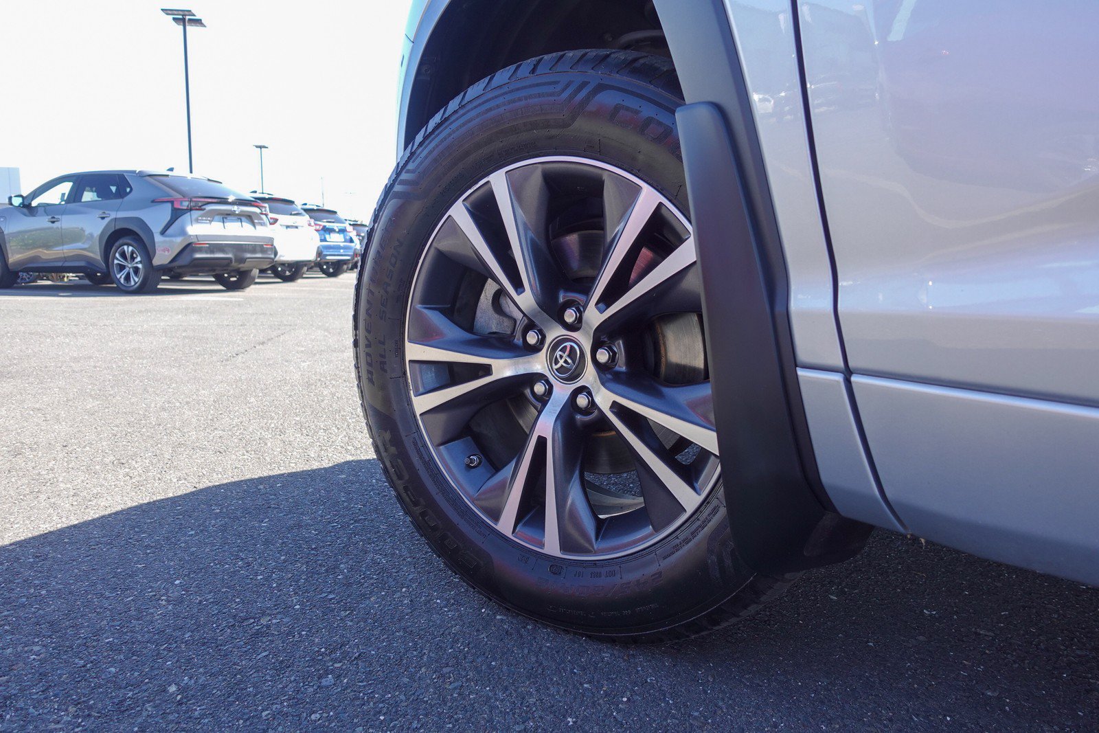 Used 2018 Toyota Highlander LE AWD/4WD image 8