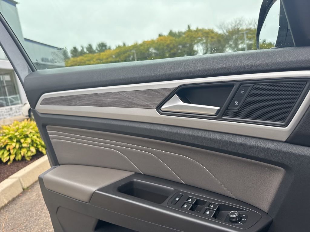 Used 2022 Volkswagen Atlas Cross Sport SE w/ Panoramic Sunroof Package image 15