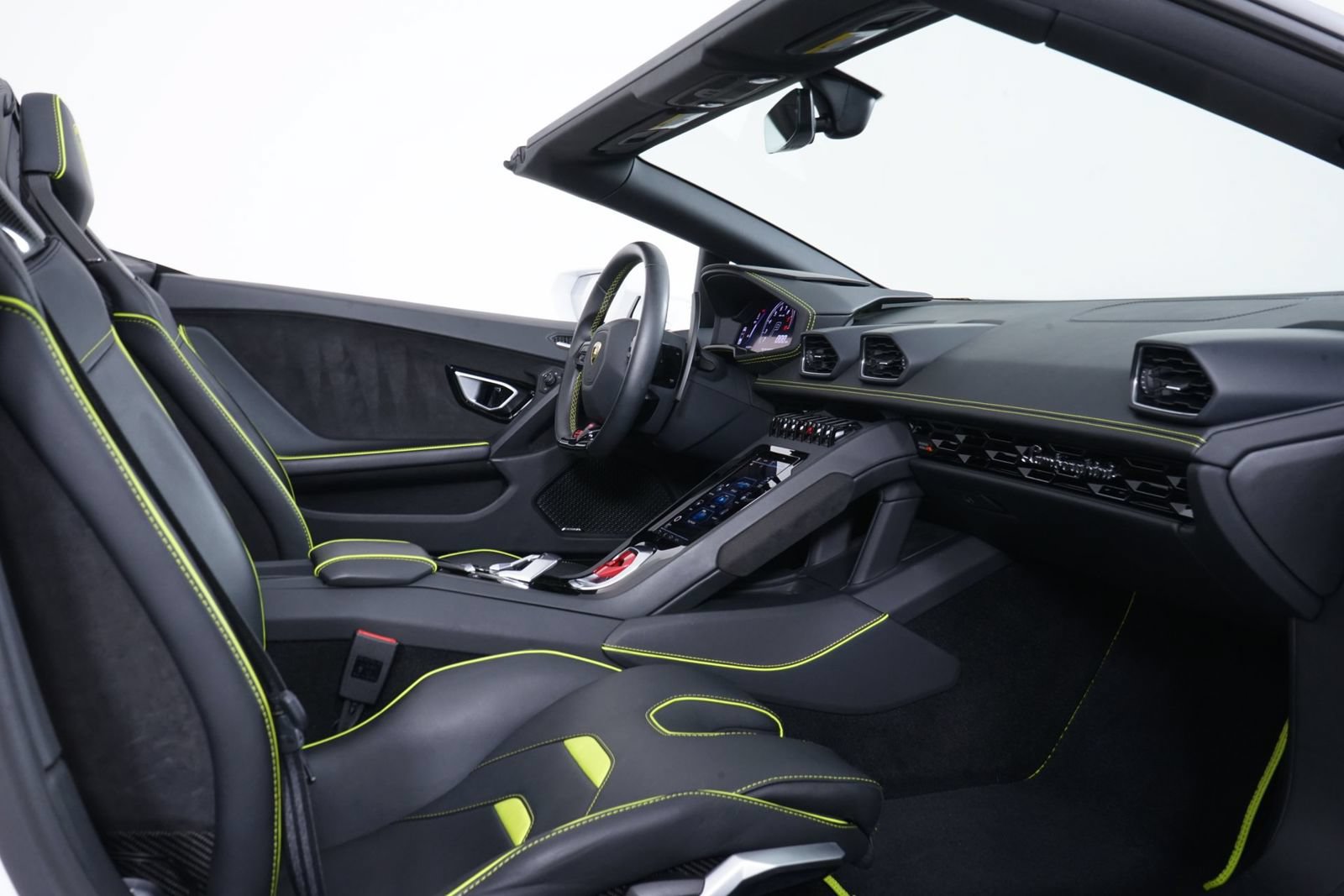 Used 2020 Lamborghini Huracan EVO RWD image 25