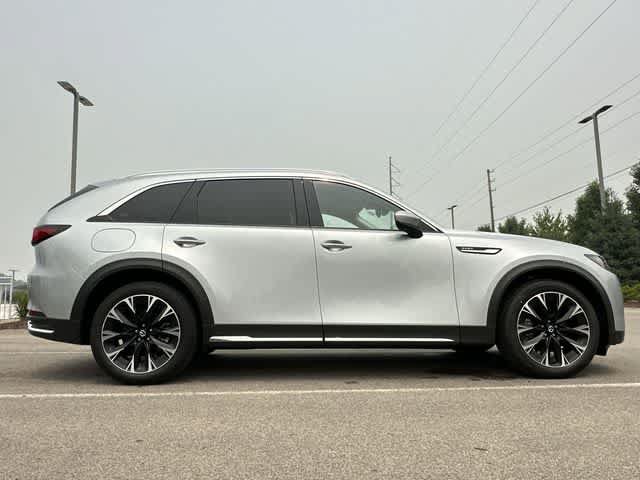 Used 2024 MAZDA CX-90 Plug-In Hybrid w/ Premium Pkg AWD/4WD image 3