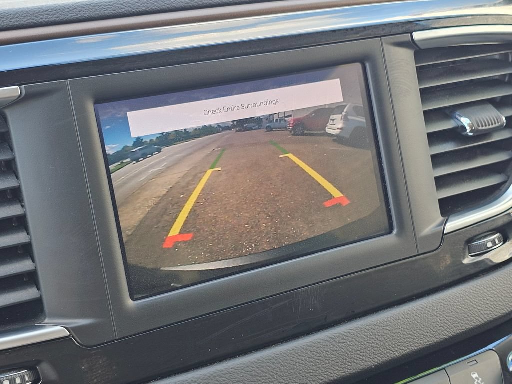 Used 2022 Chrysler Voyager LX FWD image 28