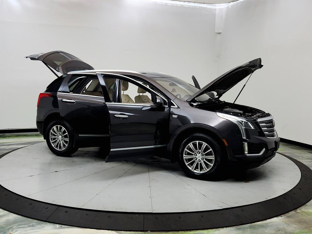 Used 2017 Cadillac XT5 Luxury w/ Driver Awareness Package FWD image 10