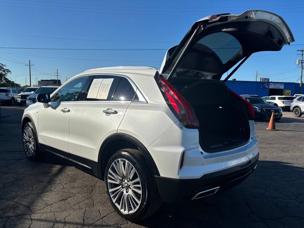 Used 2024 Cadillac XT4 Premium Luxury AWD/4WD image 4
