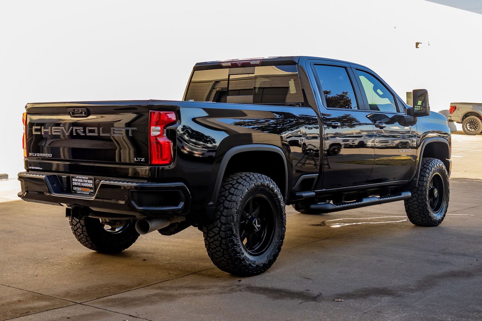Used 2022 Chevrolet Silverado 2500 LTZ w/ Carhartt Edition AWD/4WD image 10