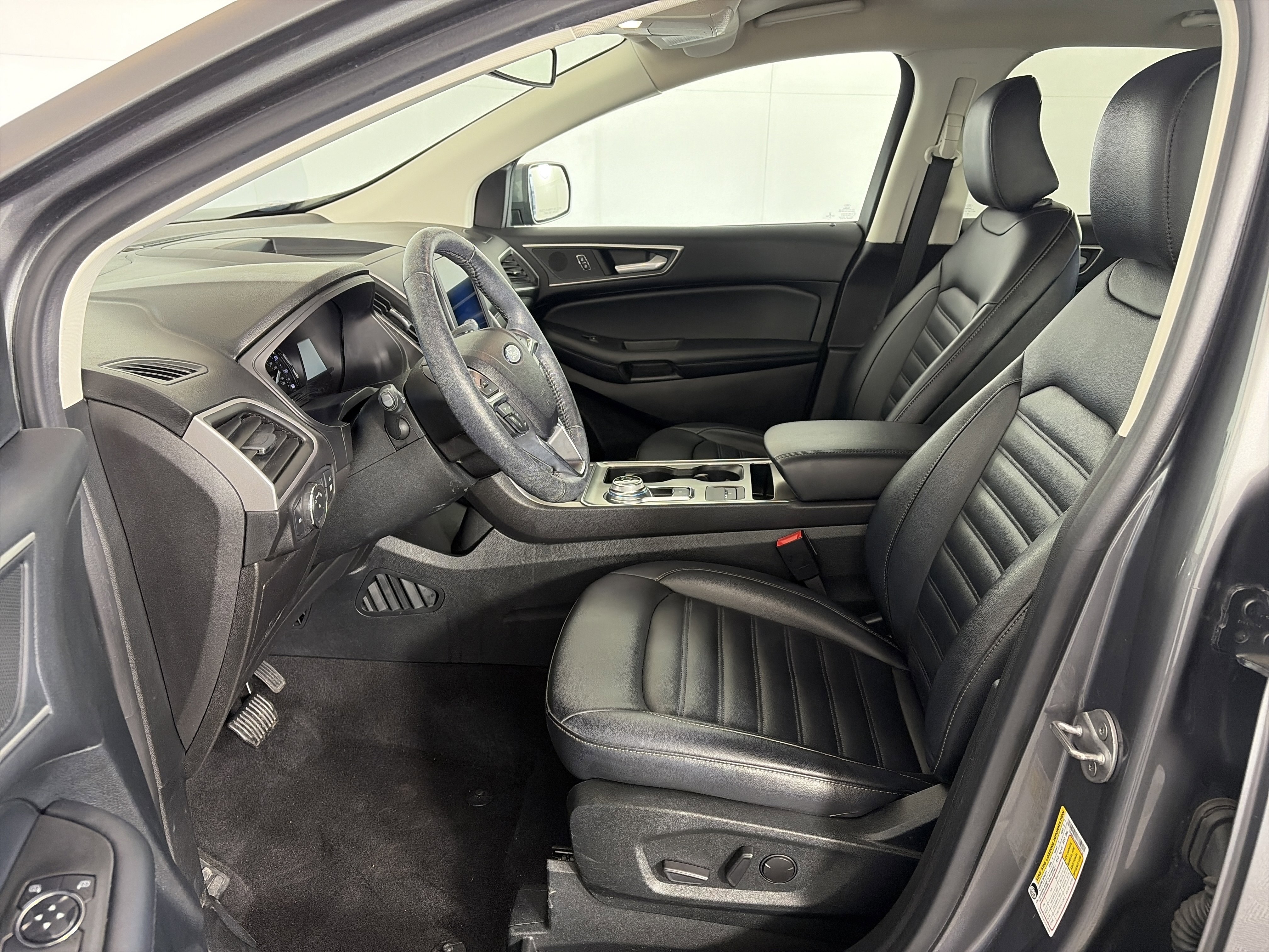Used 2022 Ford Edge SEL w/ Convenience Package image 6