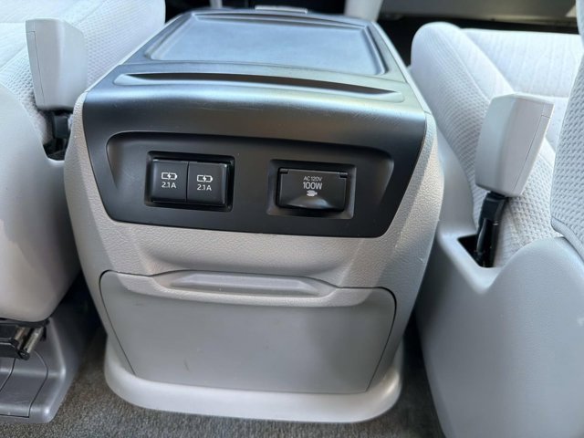 Used 2018 Toyota Sienna LE image 19
