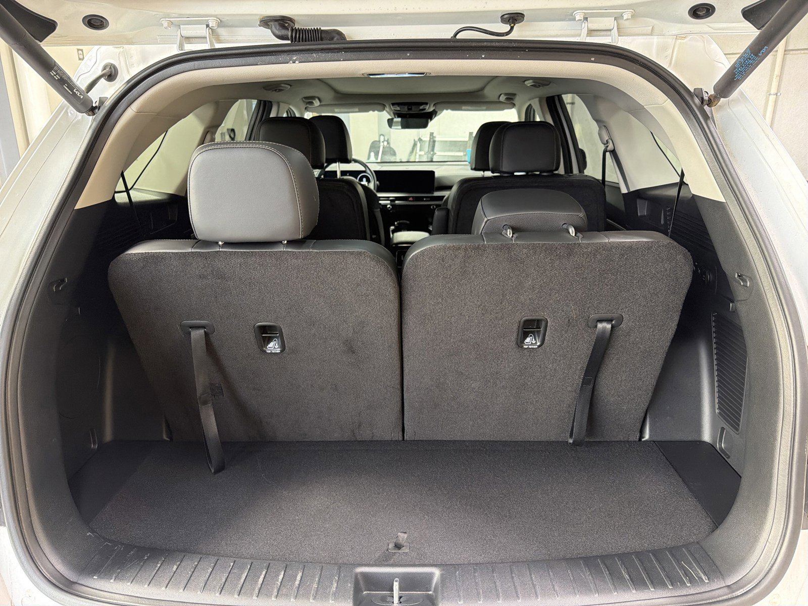 Used 2025 Kia Sorento SX image 12