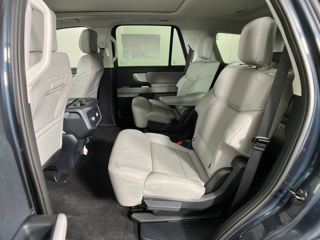 New 2025 Ford Expedition Active image 32