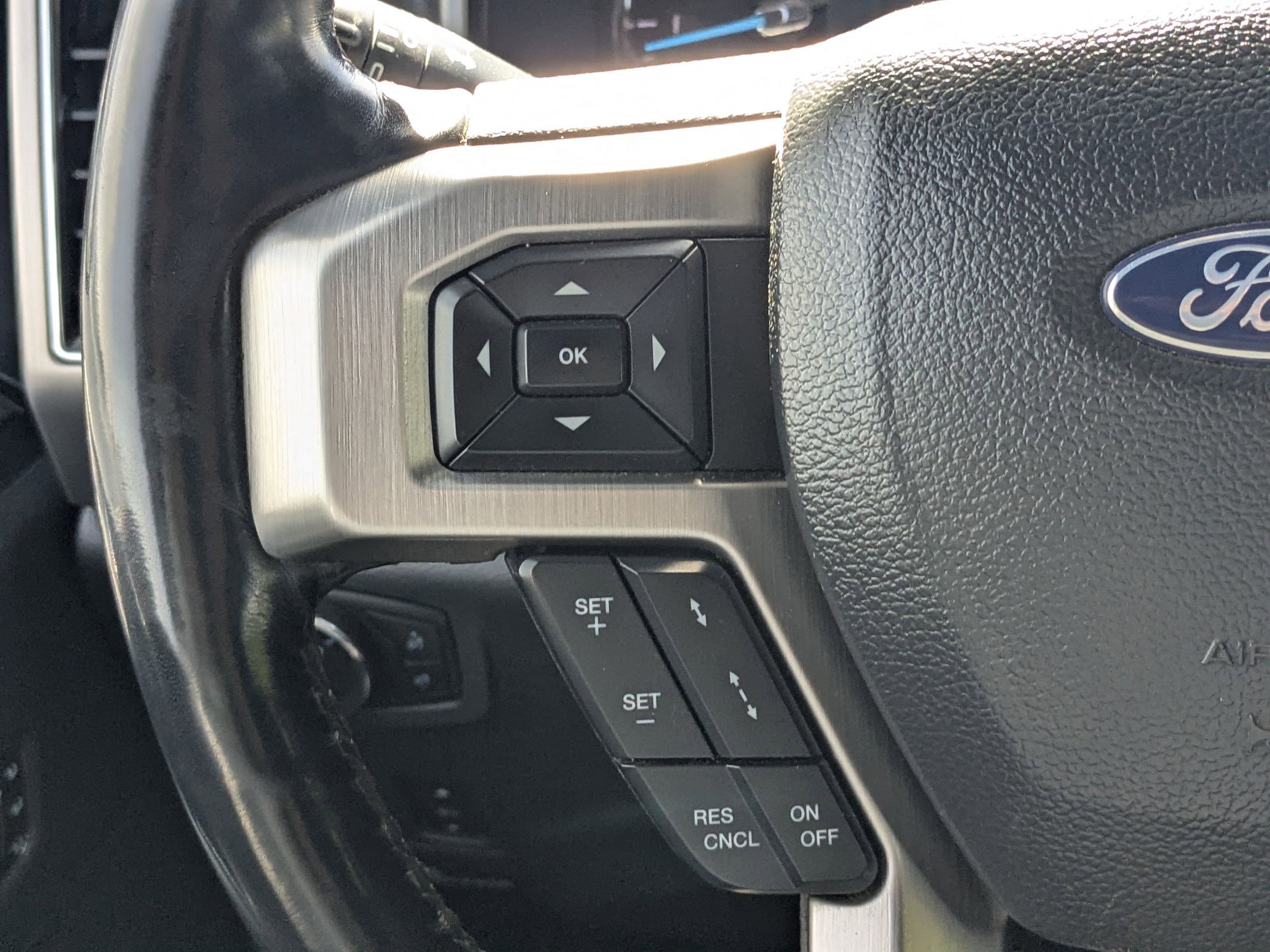 Used 2022 Ford F450 Platinum w/ FX4 Off-Road Package image 21