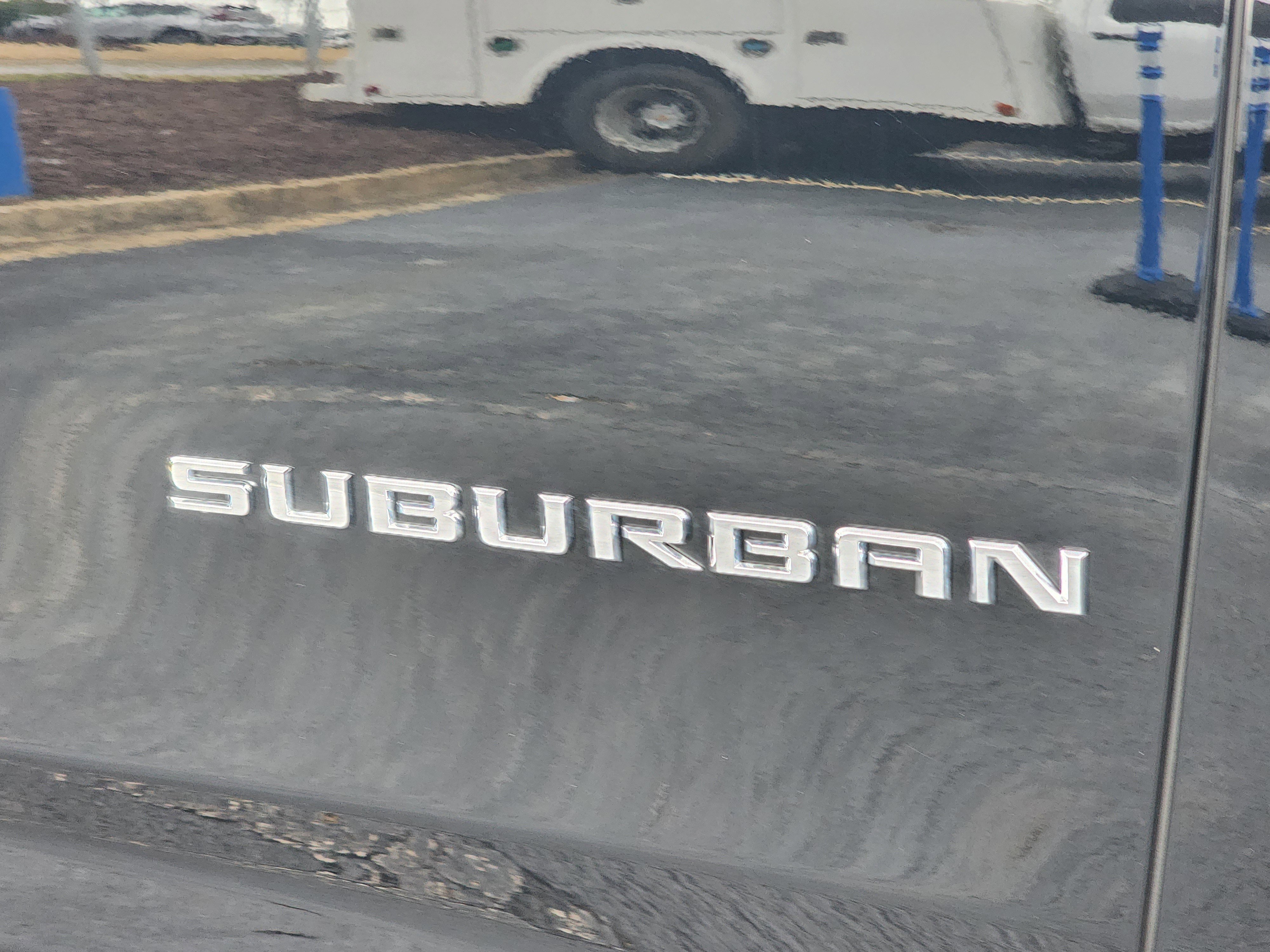 Used 2026 Chevrolet Suburban High Country image 7