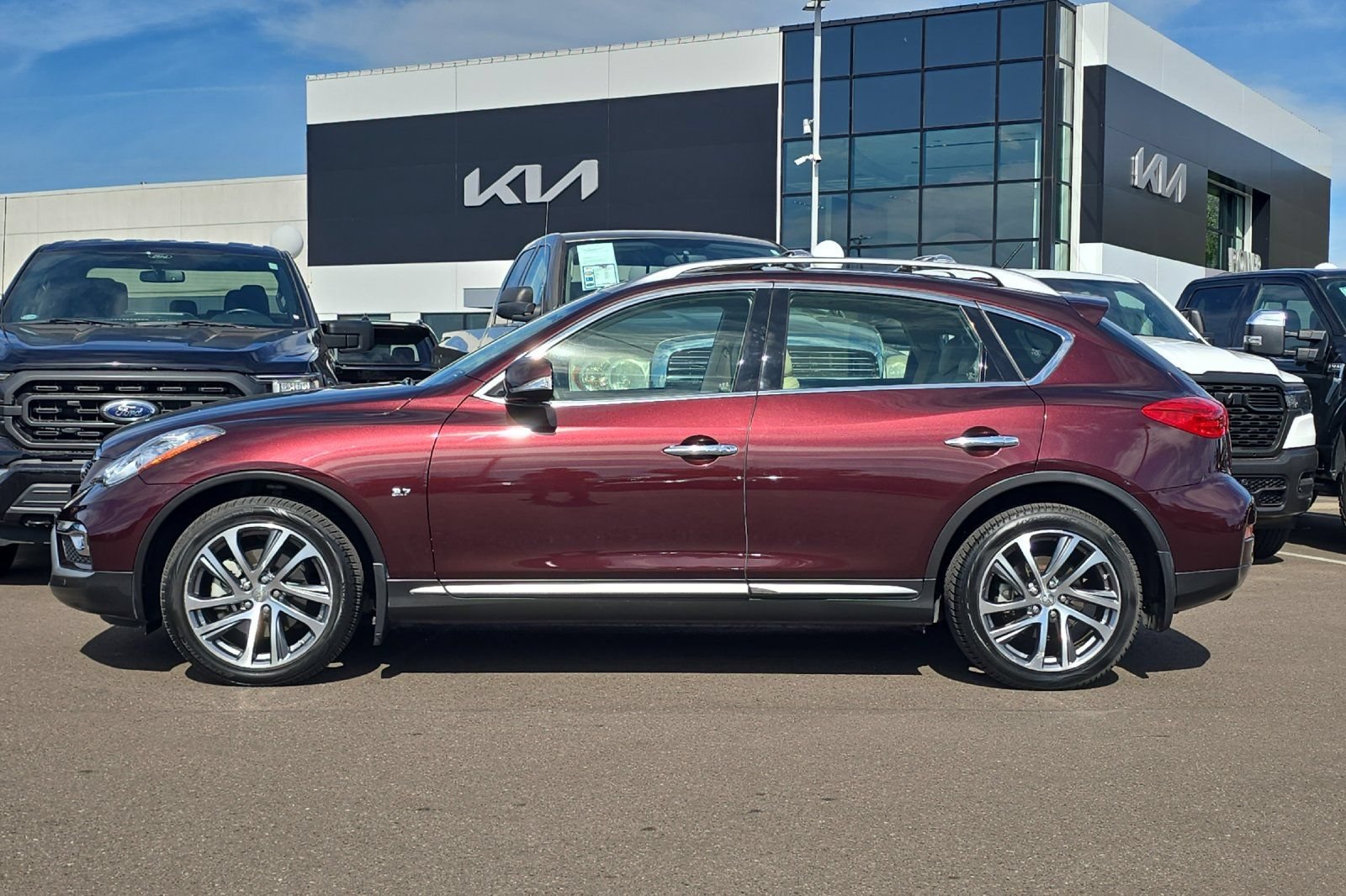 Used 2017 INFINITI QX50 AWD w/ Premium Plus Package image 7
