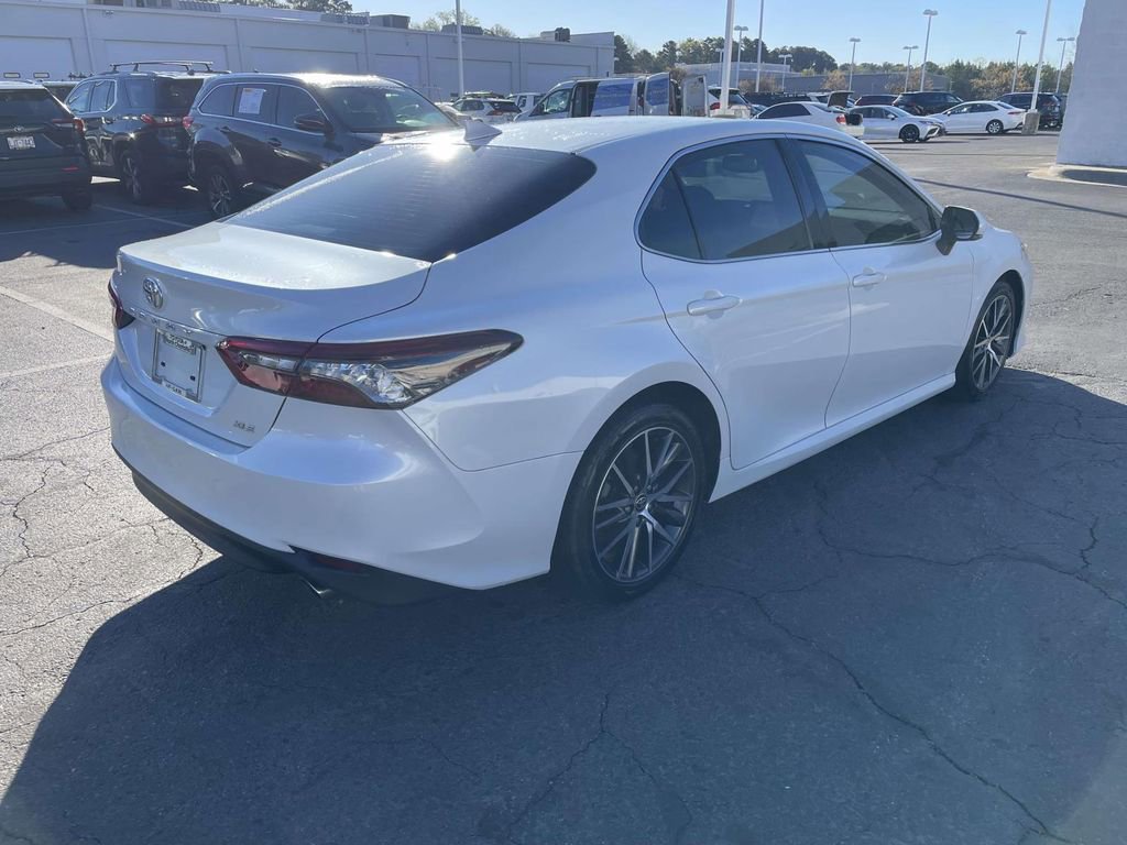 Used 2021 Toyota Camry XLE image 9