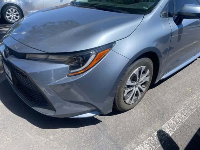 Used 2022 Toyota Corolla LE FWD image 3