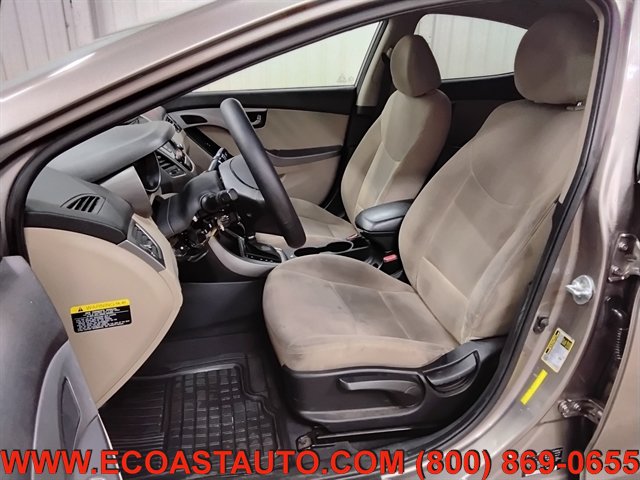 Used 2015 Hyundai Elantra SE w/ Option Group 02 FWD image 10