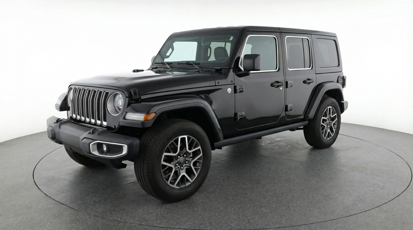 Used 2025 Jeep Wrangler Sahara image 3