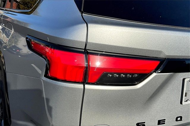 Used 2025 Toyota Sequoia Platinum image 30