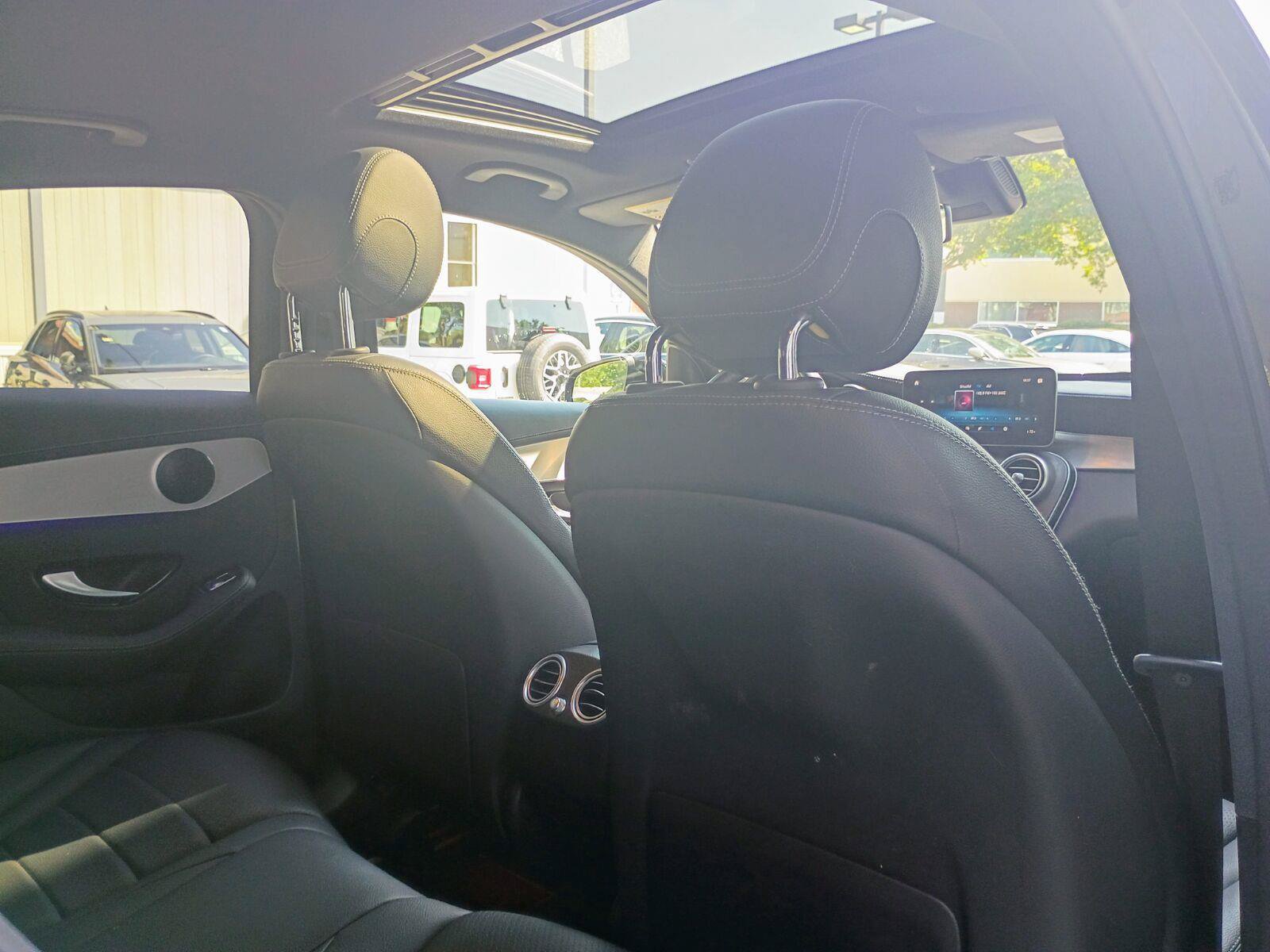Used 2023 Mercedes-Benz GLC 300 4MATIC Coupe image 8