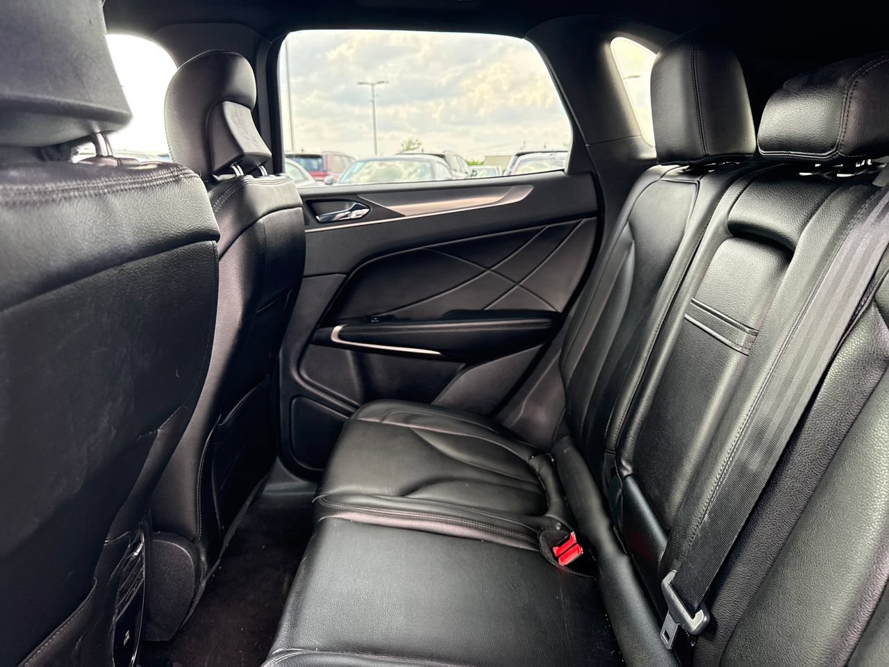 Used 2019 Lincoln MKC Premiere FWD image 12