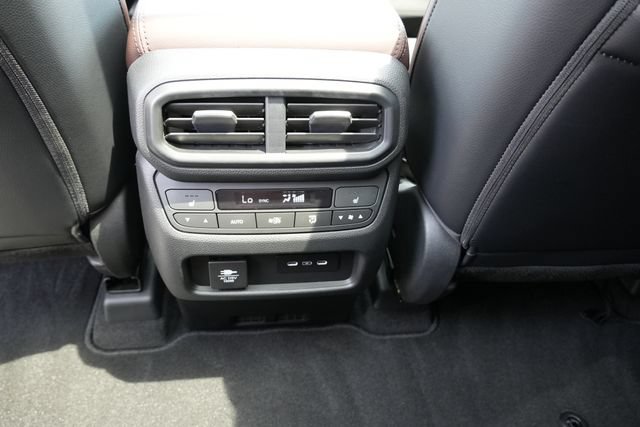 Used 2025 Honda Pilot Elite image 18