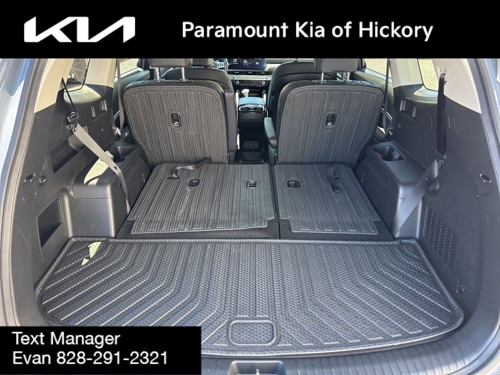 Used 2025 Kia Telluride S image 13