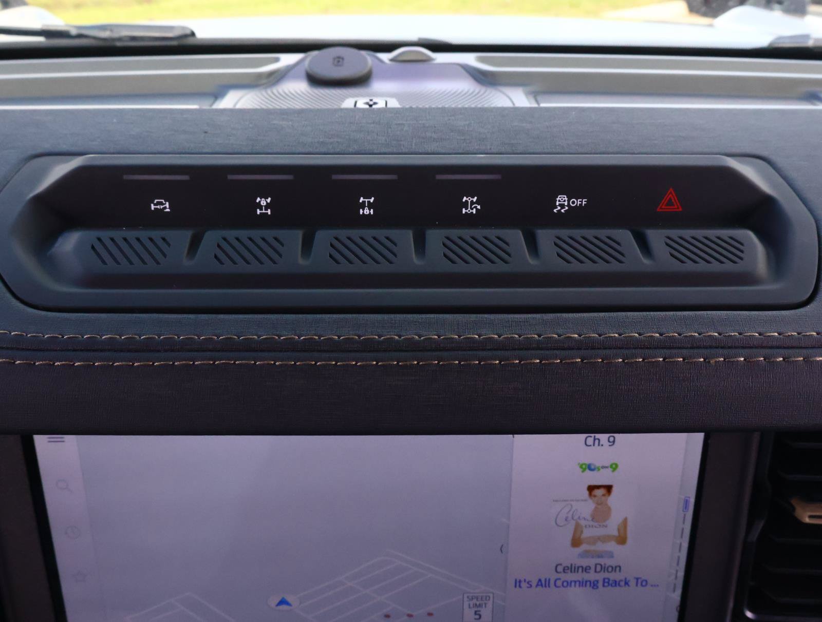 Used 2025 Ford Bronco Badlands AWD/4WD image 27