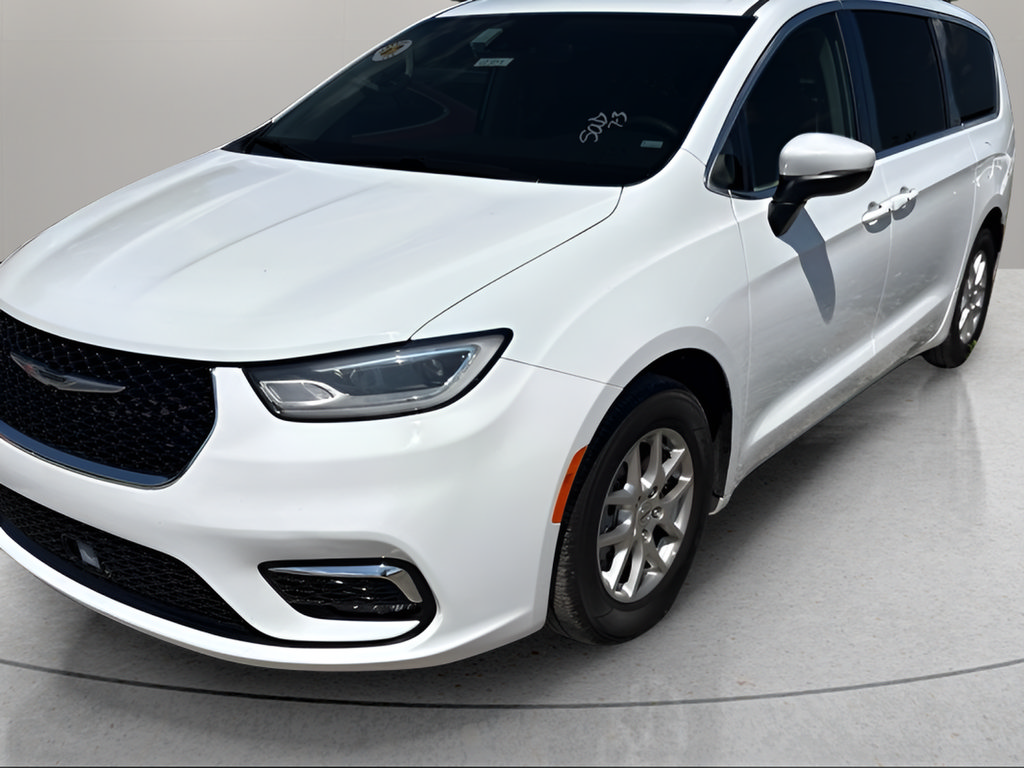 Used 2023 Chrysler Pacifica Touring-L