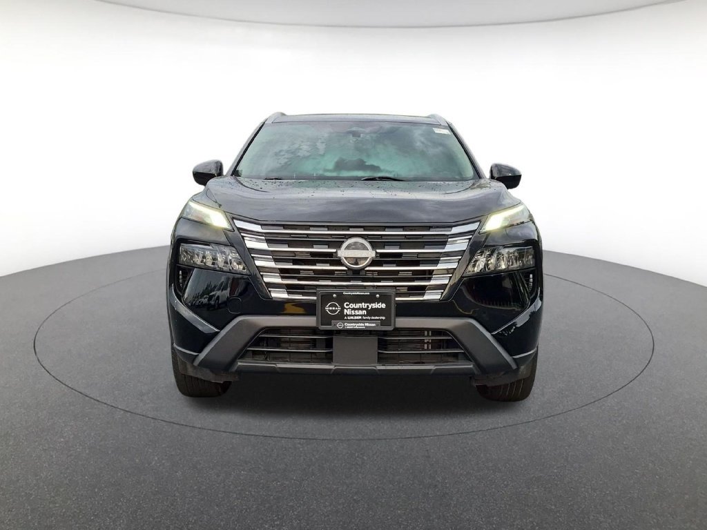 Used 2024 Nissan Rogue SV w/ SV Premium Package FWD image 2